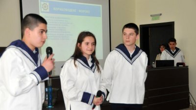 Бургаската гимназия стъпва на 60-годишна традиция. Снимка Архив Черноморие-бг