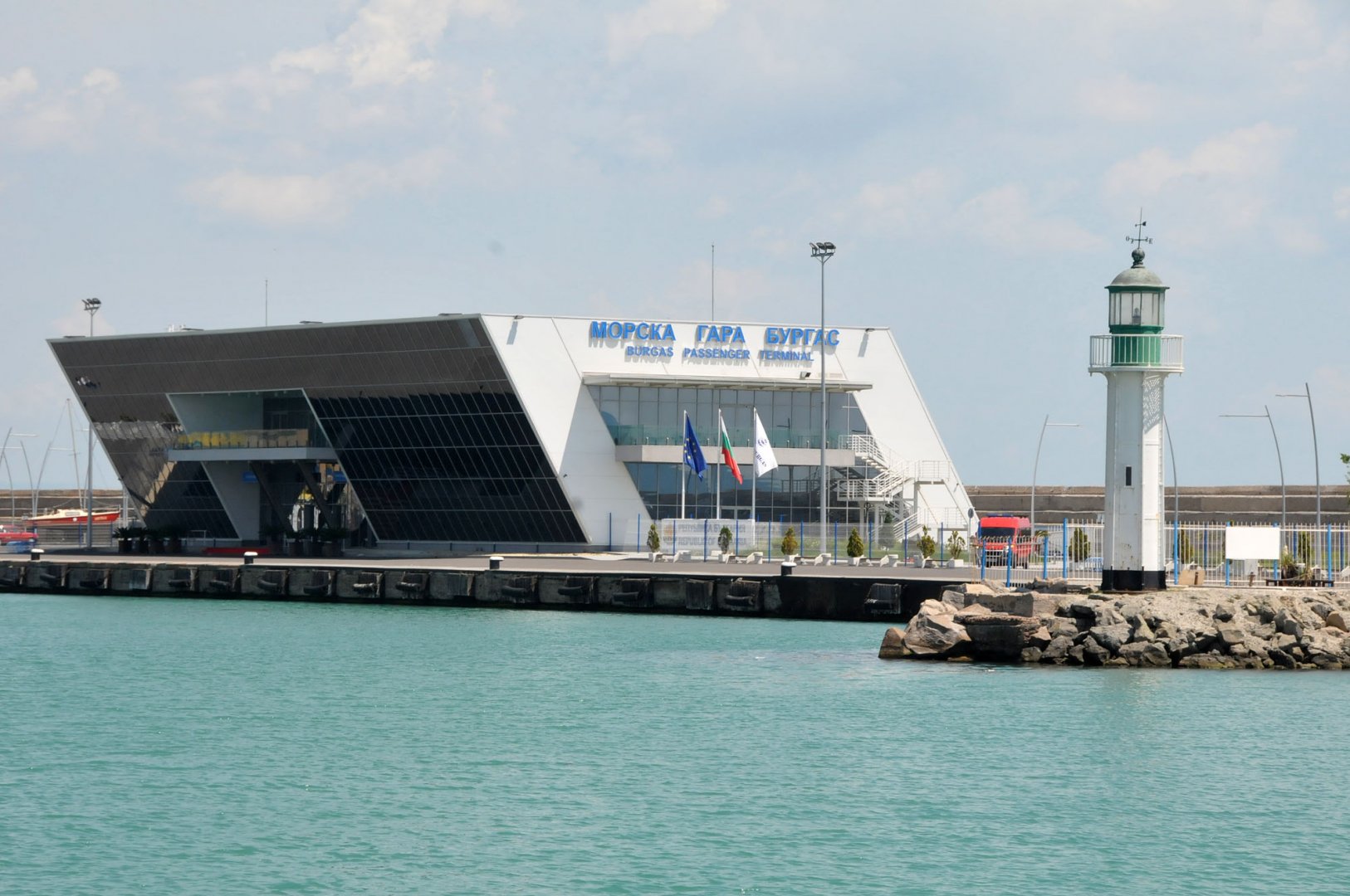 Конгресният център ще се намира между Морска гара и Магазията. Снимка Лина Главинова