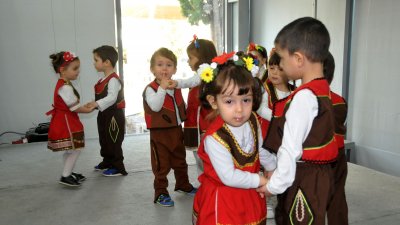 Децата от Бургаско детство бяха първите участници в концерта. Снимки Лина Главинова