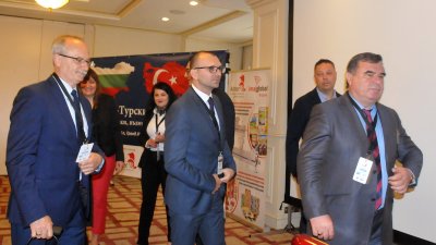 Българо-турски бизнес форум се проведе днес в гранд хотел и СПА Приморец. На него присъства и генералният консул на република Турция в Бургас Нурай Иньонтепе. Снимка Лина Главинова