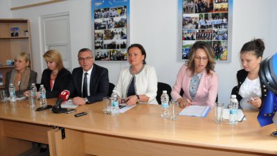 Бургаските депутати от ГЕРБ няма да гласуват оставката на Делян Добрев. Снимка Лина Главинова