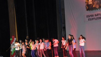 Децата от училището показаха своите таланти по време на концерта. Снимки Лина Главинова