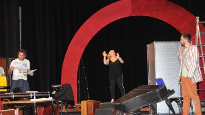 Тони Димитрова играе отново в бургаския театър. Снимки Лина Главинова