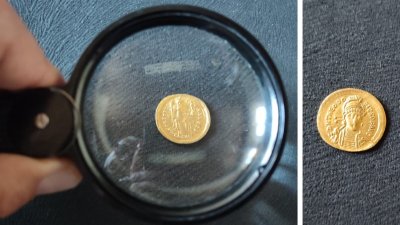 Златният солид от времето на император Теодосий II допълва находката от златни монети