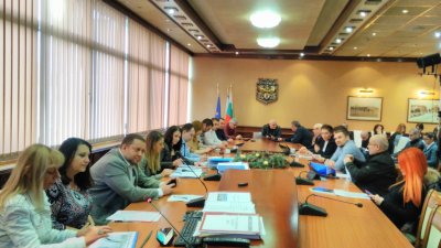 Съветниците от комисията Финанси и бюджет обсъдиха докладната за корекция на бюджета. Снимка ОбС - Варна