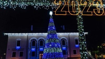Началото на празничната фотосесия е от 17.00 часа на 25-ти декември. Снимка Община Царево