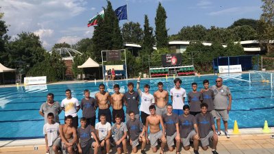 Състезателите на Черноморец спечелиха купата на своя басейн