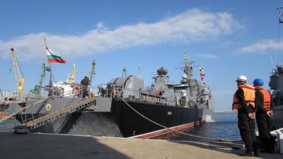 Кораби от състава на ВМС ще акостират на пристанището в Бургас този уикенд. Снимка Архив ВМС