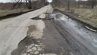 Пътят е ремонтиран частично със средства на община Средец. Снимка ОЗБГ