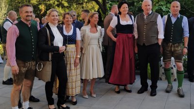 Австрийските гости дойдоха облечени в националните си носии. Снимки Авторът