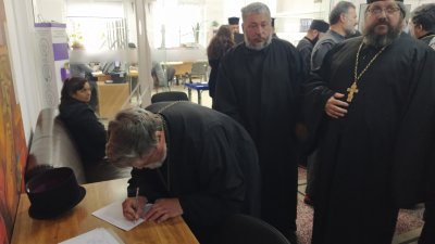 Свещениците се подписаха под писмото с искане за среща с дядо Йоан