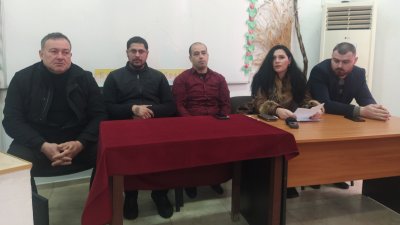 Миряни от Бургас изразиха несъгласието си с решенишята на Светия синод, взети на 24-ти февруари. Снимка Авторът