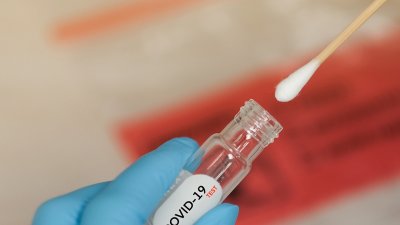 Потвърдените случаи чрез PCR теста са 93 броя, а чрез бърз антигенен тест - 344. Снимката е илюстративна