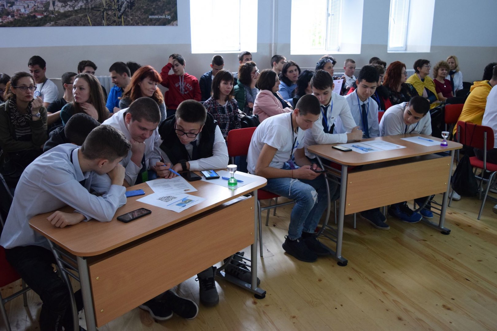 Бургаската ПГМЕЕ бе домакин на срещата с участието на гимназиите от Пловдив и Плевен. Снимки ПГМЕЕ