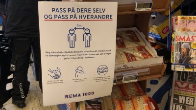 Във всеки магазин в Берген има и инструции как да се предпазват хората. Снимки Марта фон дер Уе