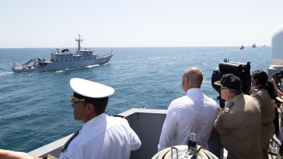 Президентът Румен Радев наблюдава демонстрациите от националното военноморско учение с международно участие Бриз 2024. Снимки Президенство