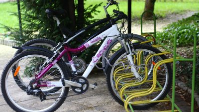 Масовото каране на велосипеди провокира жителите на морския град
