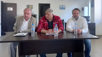 Сергей Стоилов, Станимир Димитров и Калин Терзийски (отляво надясно) разясниха идеята на конкурса