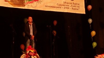 Председателят на тракийско дружество Странджа Стефан Колев поздрави участниците във фестивала