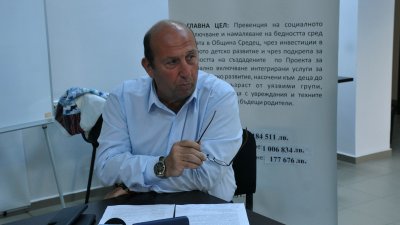 Кметът на общината Иван Жабов подчерта важността на реализирания проект. Снимки Средец без цензура