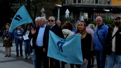 Членове на КТ Подкрепа - Бургас подкрепиха протестиращите в Мини Марица Изток. Снимки Бургас без цензура