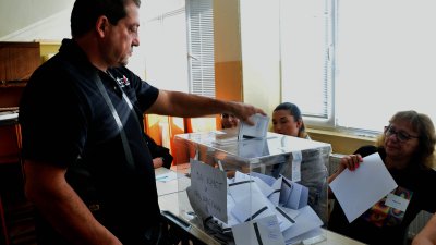 16 016 души в общината вече са упражнили правото си на глас. Снимка Бургас без цензура