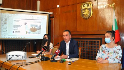 Бургас е първият град, в който се създава такава здравна платформа, каза кметът на града Димитър Николов. Снимки Черноморие-бг