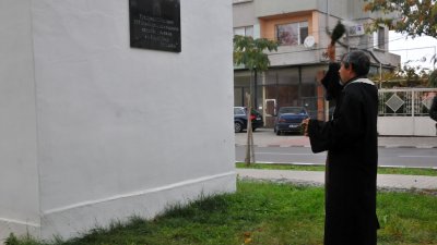 Паметната плоча е монтирана на камбанарията на църквата в Средец. Снимки Черноморие-бг