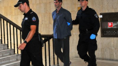 Павле С. остава в ареста с решение на Районния съд в Бургас. Снимка Черноморие-бг