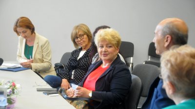 Почетен консул на Румъния в Бургас е Евгения Попеску (втората отляво надясно). Снимка Архив Черноморие-бг
