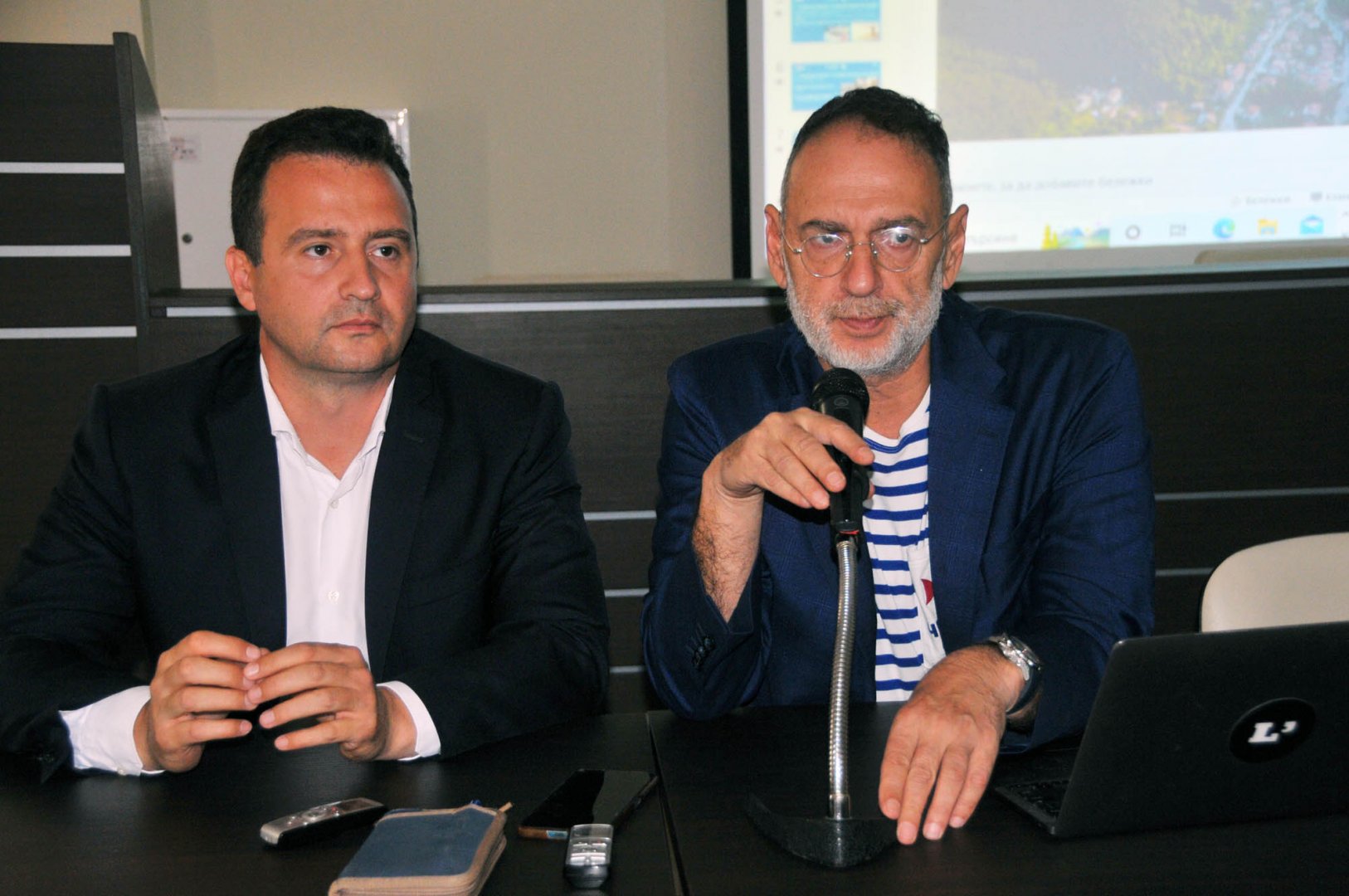 Любен Дилов - син (вдясно) и Жечо Станков представиха приоритетите в сектор Туризъм. Снимки Черноморие-бг