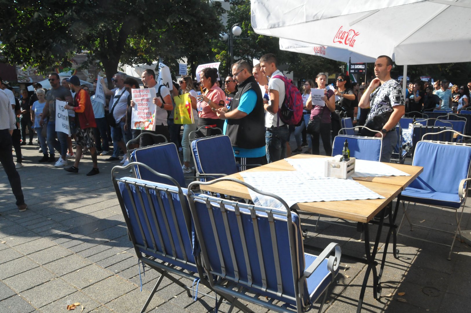 На 17-ти септември собственици и наематели на заведения и детски центрове протестираха в Бургас заради мерките. Сега отново са потърпевши от заповедта на директора на РЗИ. Снимка Архив Черноморие-бг