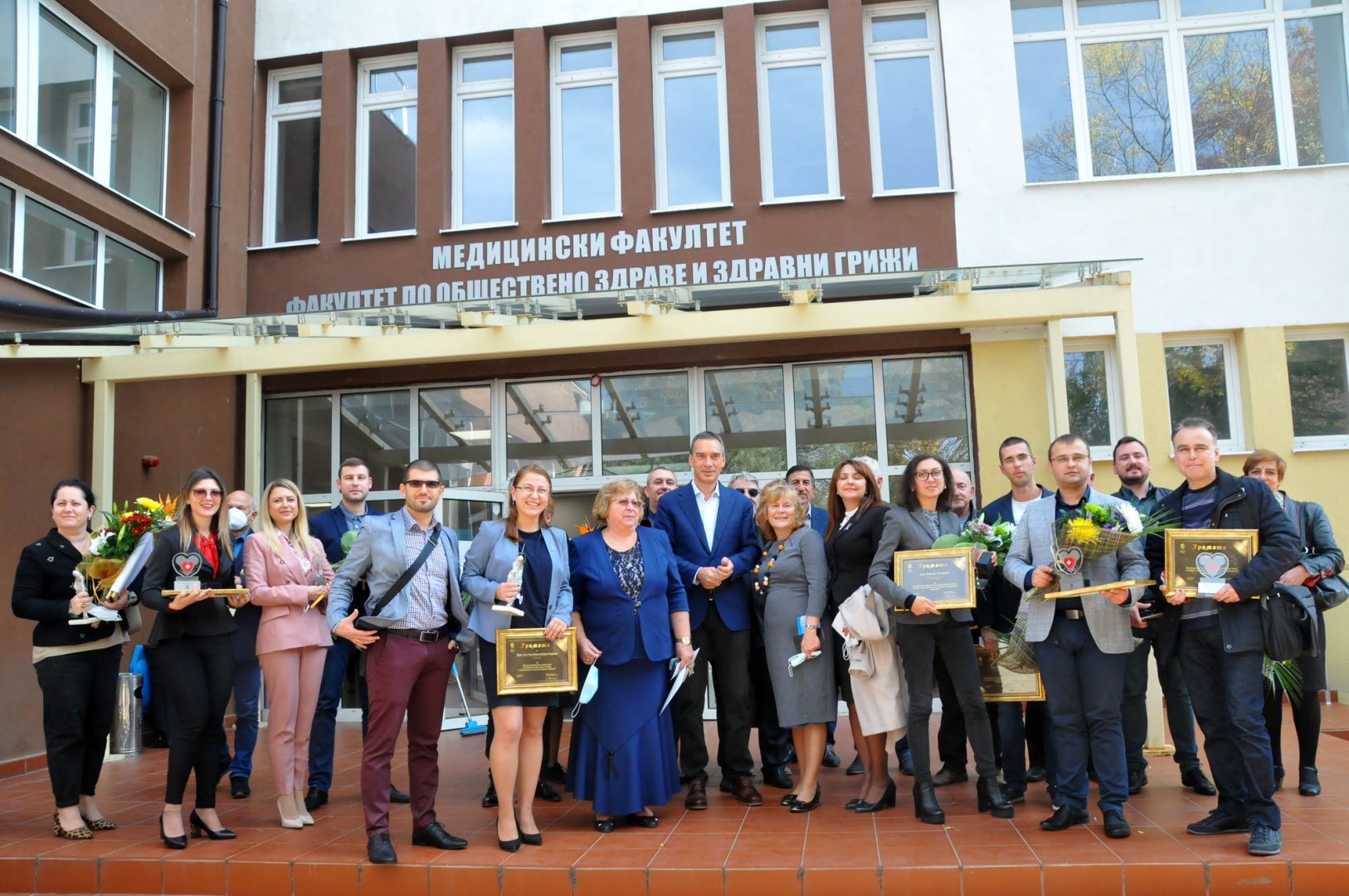 Отличията бяха връчени на церемония в Медицинския факултет на университет Проф. д-р Асен Златаров. Снимки Черноморие-бг