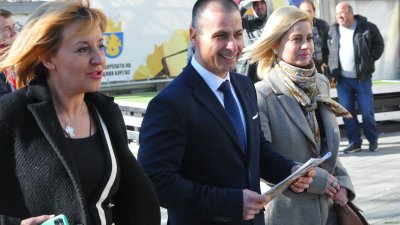 Мая Манолов (вляво) ще представлява коалицията, а Живко Такабов отново ще бъде водач във Втои МИР - Бургас. Снимка Архив Черноморие-бг