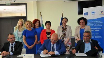 Договорът между министерството и ВиК - Бургас бе подписан на 16-ти юни миналата година. Снимка Черноморие-бг