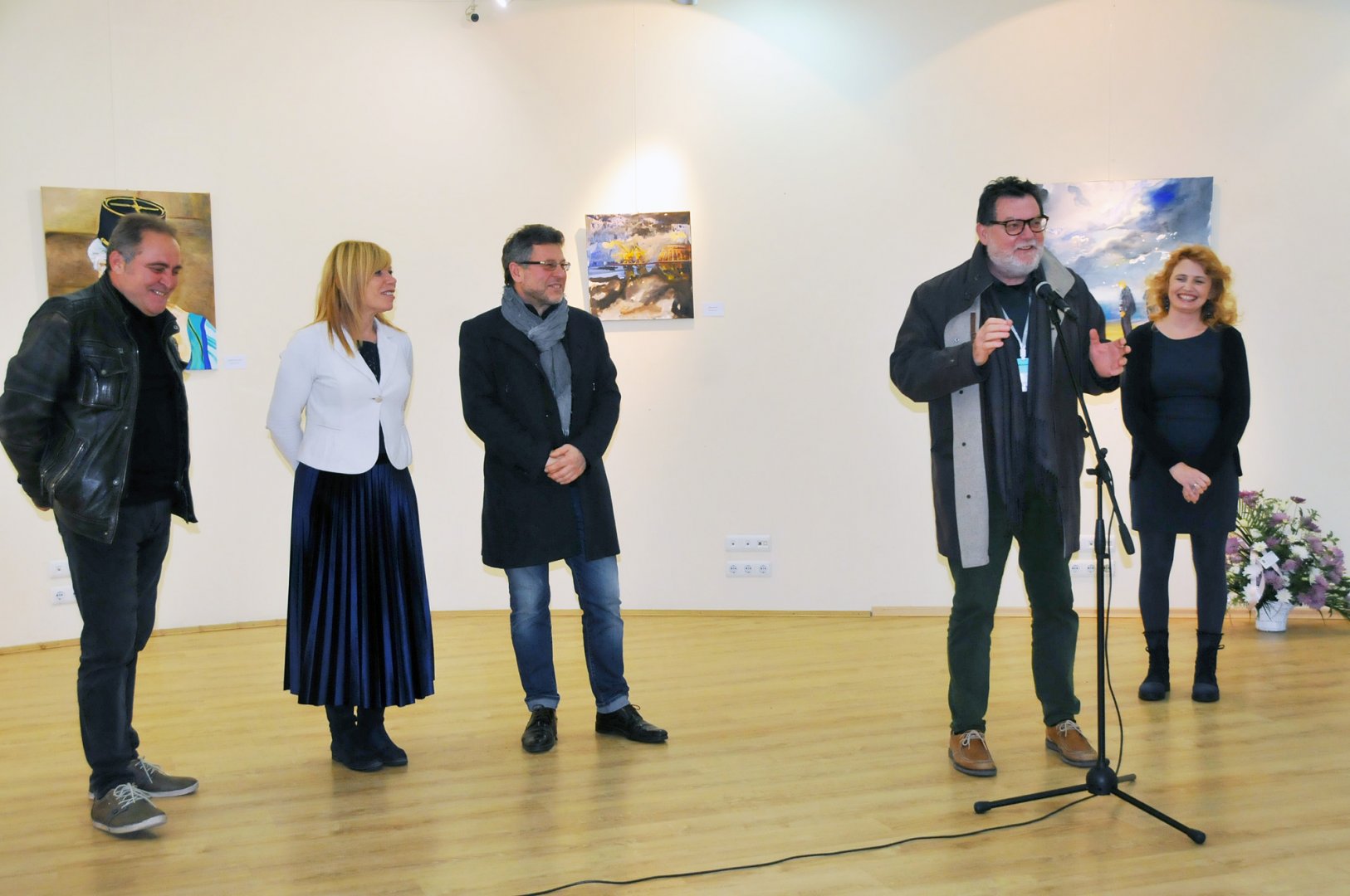 Проф. Ивайло Мирчев пожела успех на изложбата Духът на Бургас, която бе открита тази вечер в културен център Морско Казино. Снимки Черноморие -бг