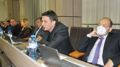 Един от вносителите на докладната за именуване на улицата е Георги Дракалиев (вдясно). Снимка Черноморие-бг
