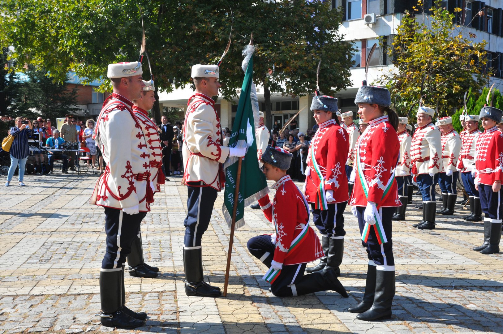 Знамето на гвардейците бе връчено на тържествена церемония. Снимки Черноморие-бг