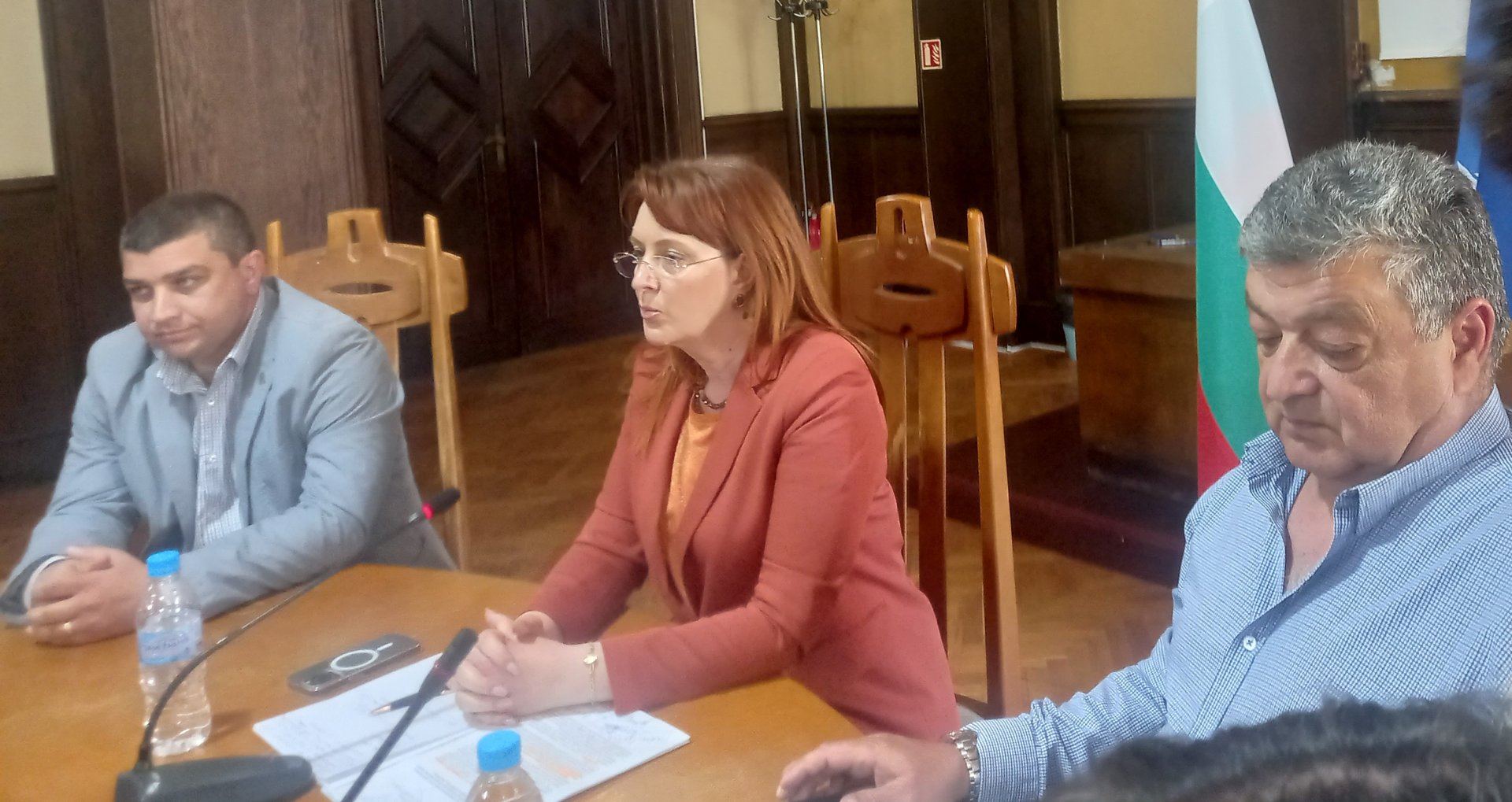 Областният управител Мария Нейкова разясни реализацията на ремонтните дейности