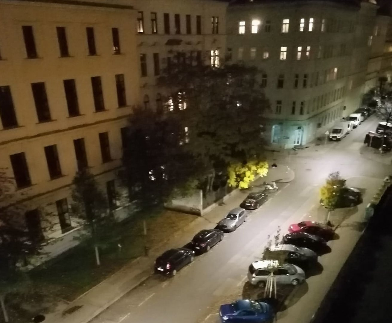 Улиците на Виена са пусни тази вечер и заради вечерния час. Снимка Димитър Боев