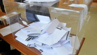 161 784 от избирателите в Трети МИР - Варна са гласували до 17.00 часа. Снимка Черноморие-бг