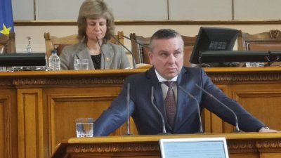 Бургаският депутат Димитър Бойчев поиска от енергийния министър информация за програмата. Снимка ГЕРБ - Бургас