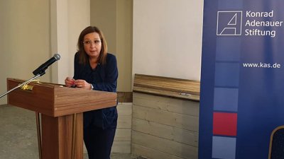Зам.-министър Зорница Русинова бе един от лекторите на форума. Снимка пресцентър ГЕРБ