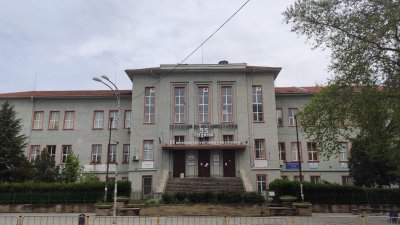 Бургаската гимназия спечели нови проекти по програмата за образование