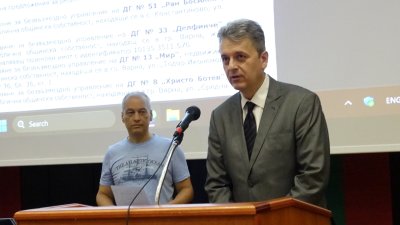Юлиян Минчев положи клетва на днешното заседание на местния парламент във Варна. Снимка ОбС Варна