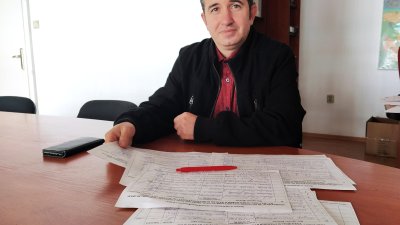 Само за 2 часа в Бургас събрахме 200 подписа. Хората бяха научили от медиите за подписката, каза Живко Господинов. Снимка Авторът