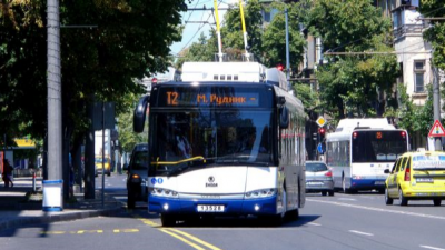 Вместо тролеи, по линиите ще се движат автобуси с номера Б11 и Б12