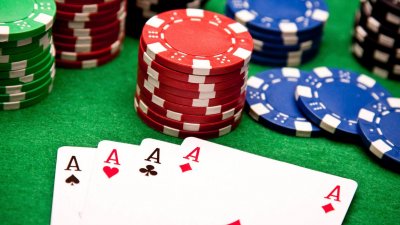Блекджекът е една от казино игрите, които в най-съществена степен предполагат участие на играчите в целия процес и стимулира вземането на решения от тяхна страна
