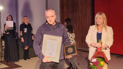 Динко Динков е един от тазгодишните носители на литературните награди. Снимки Община Бургас