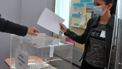 Референдумът за отделянето от община Несебър се проведе при висока избирателна активност. Снимка Архив